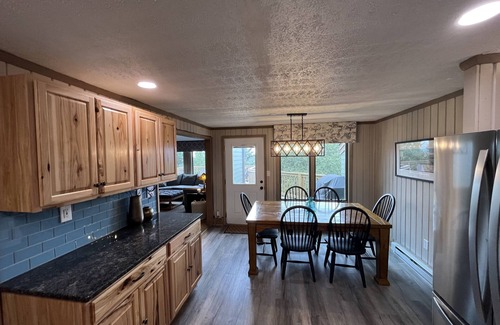 Snowshoe House | 5BR townhome close to slopes and village, EV charger
