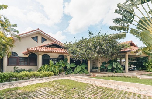 Los Lagos Villa | 5BR Villa Nearby the Beach w Pool in Casa de Campo