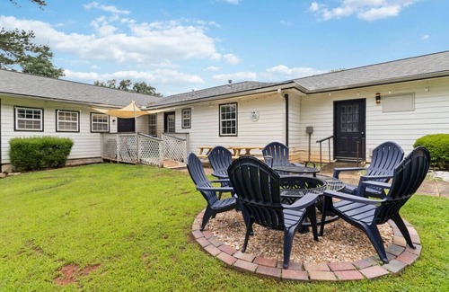 Lawrenceville House | 5BR with Game Room & Huge Backyard