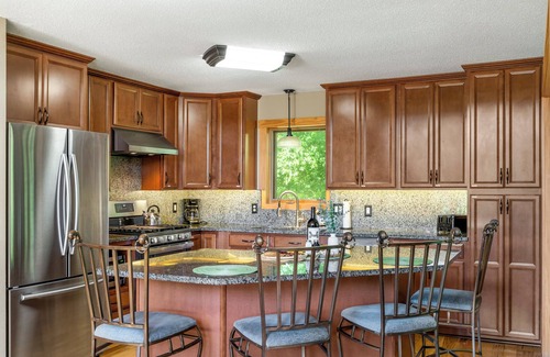 The Galena Territory Cabin | 5KINGBed 5 Bath~Upscale~Views~Games~Fire pit~Hot Tub~Theater~Pets~Luxe Amenities