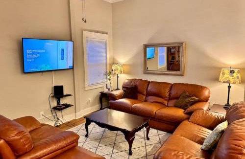 Historic District House | 5Min Walk to Waterfront. Pet Yes