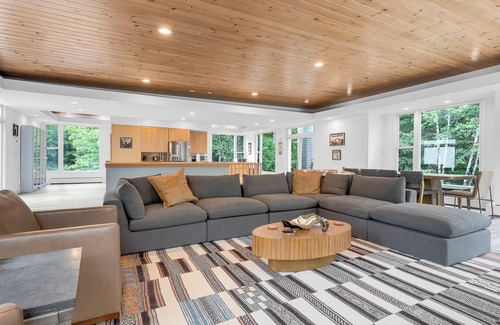 Bethel Cabin | 5mins to Bethel/Hot tub/Modern/Private/Fast Wi-fi