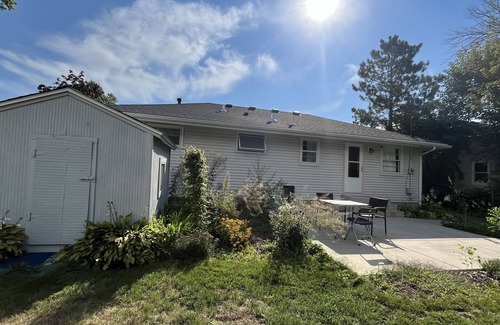 Richfield House | 5minutes to Airport & MOA. Central-Cozy, Free parking
