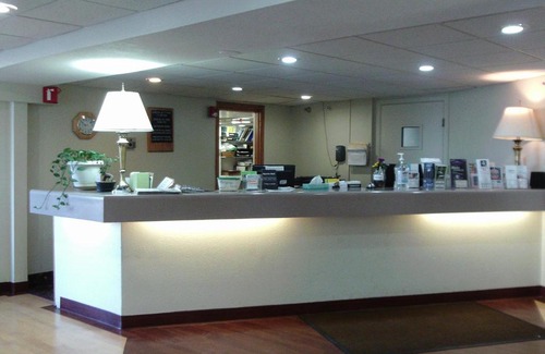 Downtown Hotel | 5th Avenue Inn & Suites