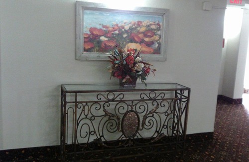 Downtown Hotel | 5th Avenue Inn & Suites