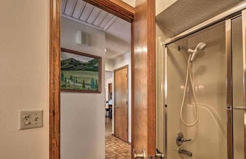 Rogers House | 6-Acre Rogers Retreat w/ Ramps on Beaver Lake!
