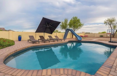 Paradise Heights Villa | 6 bd Desert Oasis w/Pool, Slide, Pickleball+More!