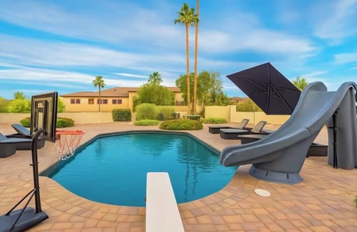 Paradise Heights Villa | 6 bd Desert Oasis w/Pool, Slide, Pickleball+More!