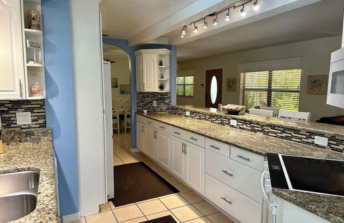 Ocean Woods House | 6 BD, Heated Pool/Jacuzzi w Screen-No Bugs; Theater; Arcade;SkeeBall;Walk to Bch