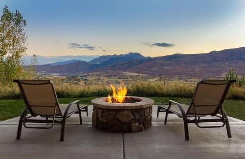 Eden House | 6 Bdr 4 are King hot tub fire pit BEST view