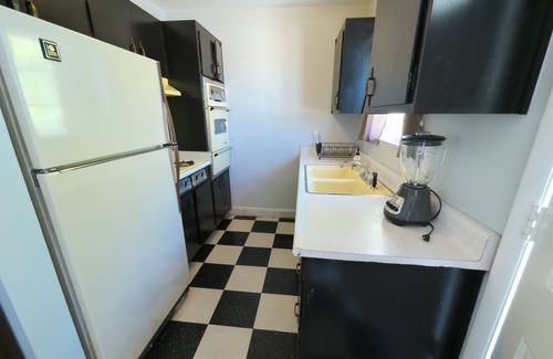Las Vegas Villa | 6 BDR Villa w/Pool Near The Strip for Big Groups.