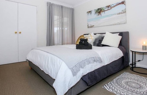 Scarborough Villa | 6 Beach Side Villa family property sleeps 6