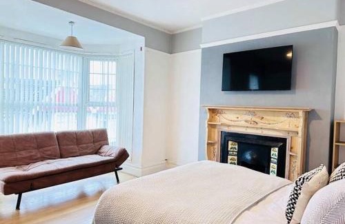 Uplands House | 6 bed house in Uplands