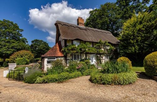 New Forest District House | 6 Bed in Lymington 56765