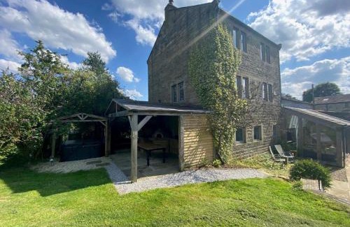 Honley House | 6 Bed in Slaithwaite 93984