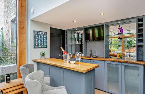 Honley House | 6 Bed in Slaithwaite 93984