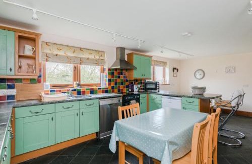 Witney House | 6 Bed in Woodstock CC028