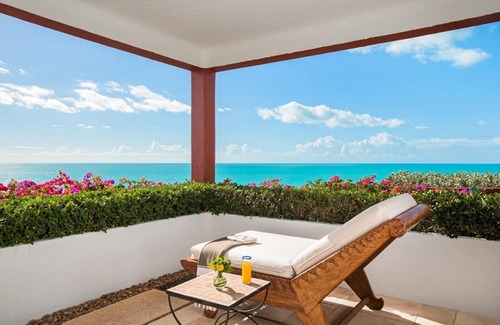 Venetian Road Settlement Villa | 6 Bedroom Villa - Beachfront Alcove - Turks & Caicos