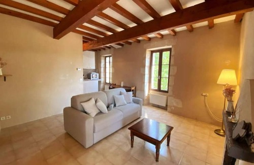 Saint-Hilaire-d'Ozilhan Other | 6 Bedroom Agritourism property in Saint-Hilaire-d'Ozilhan