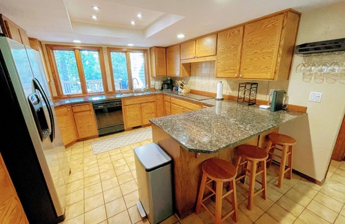 Sunriver House | ★6 bedroom - 4 Bath Retreat + Fort Rock Park -A/C -With SHARC Passes ★