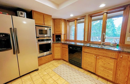Sunriver House | ★6 bedroom - 4 Bath Retreat + Fort Rock Park -A/C -With SHARC Passes ★