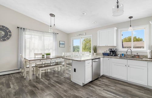 Eastward Look House | 6 Bedroom, A/C, Walk to Beach, Recently Updated