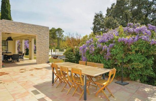 Aubais House | 6 bedroom accommodation in Aubais