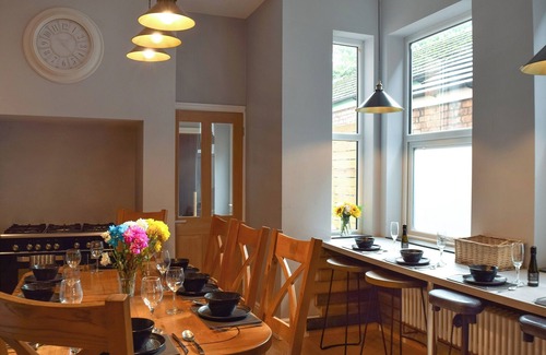 Southport Cottage | 6 bedroom accommodation in Southport