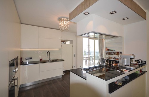 Gattieres House | 6 bedroom accommodation in Gattieres