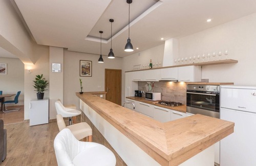 Bilisane House | 6 bedroom awesome home in Bilisane