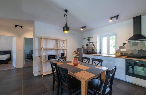Sumber House | 6 bedroom beautiful home in Nedescina