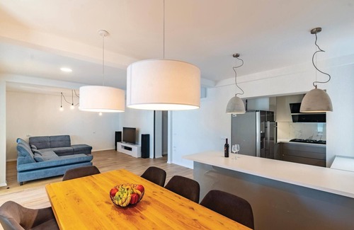 Zuljana House | 6 bedroom beautiful home in Zuljana