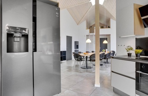 Blavand House | 6 bedroom gorgeous home in Blåvand