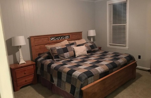 Sandusky Other | 6 Bedroom Homestead, 9 miles from Cedar Point coasters