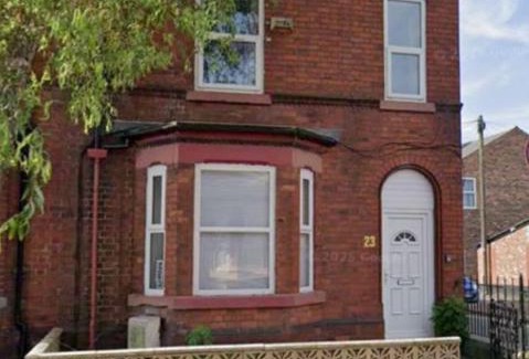 Warrington House | 6 Bedroom House Central Location Sleeps 12