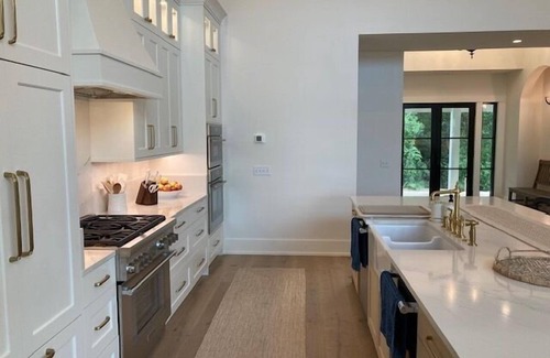 Middle Island Plantation House | 6 Bedroom Marsh front Farm House Estate - New Construction - Sleeps 20!