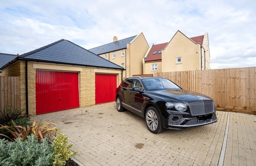 Bicester House | 6 Bedroom New Build Detached House in Bicester