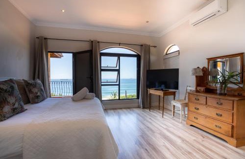 Selection Beach House | 6 Bedroom Tuscan Styled Home in Umdloti Beach