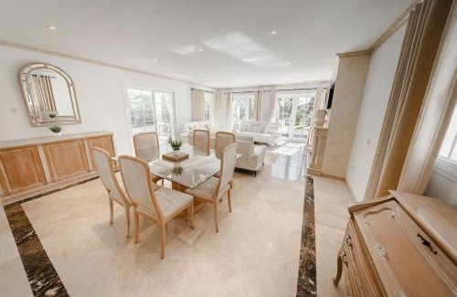Mijas Villa | 6 bedroom villa near Calahonda