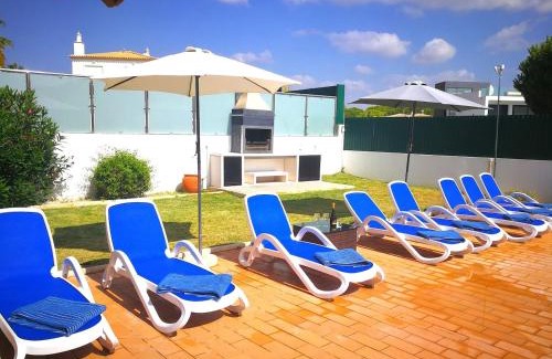 Olhos D'Agua Villa | 6 Bedroom Villa Brady Private with pool and garden