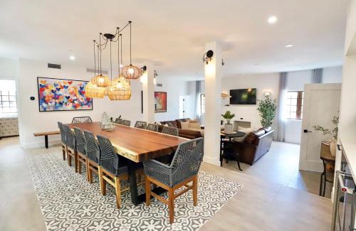 South Beach Villa | 6 Bedroom Villa with Pool & Parking in Heart of South Beach Miami