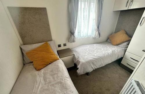 Towyn House | 6 berth luxury caravan, Lyons Winkups Holiday Park