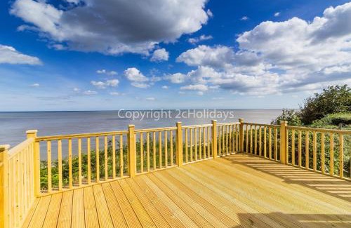 Corton Other | 6 Berth Luxury Caravan With Full Sea Views At Azure Seas In Suffolk Ref 32069Az