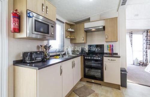 Corton Other | 6 Berth Luxury Caravan With Full Sea Views At Azure Seas In Suffolk Ref 32069Az