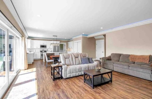 Ellicottville House | 6 BR+ 10min walk to town, new build with game room+