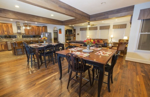 Boone House | 6 BR Enormous, 4700 Square Foot Vacation Home with Majestic Mountain Views!