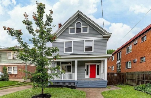 Norwood House | 6 BR Home Just Minutes From Downtown Cincinnati