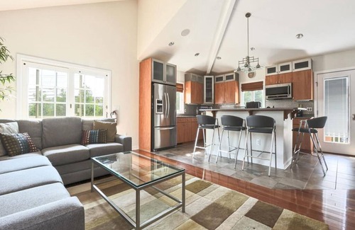 Loveladies House | 6 BR, Pool, Hot Tub and 5 min to Ocean