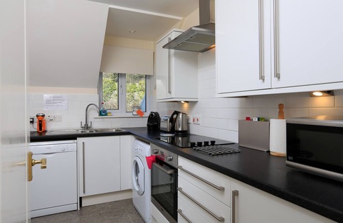 Hope-Cove Cottage | 6 Chichester Court