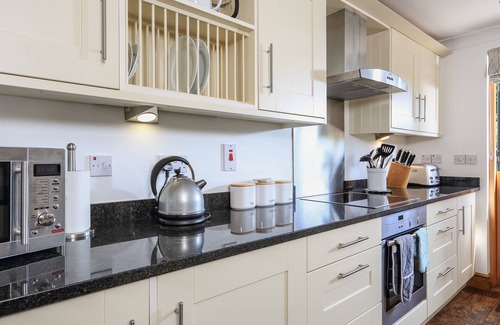 Bugford Cottage | 6 COURT COTTAGE, HILLFIELD VILLAGE, family friendly in Dartmouth